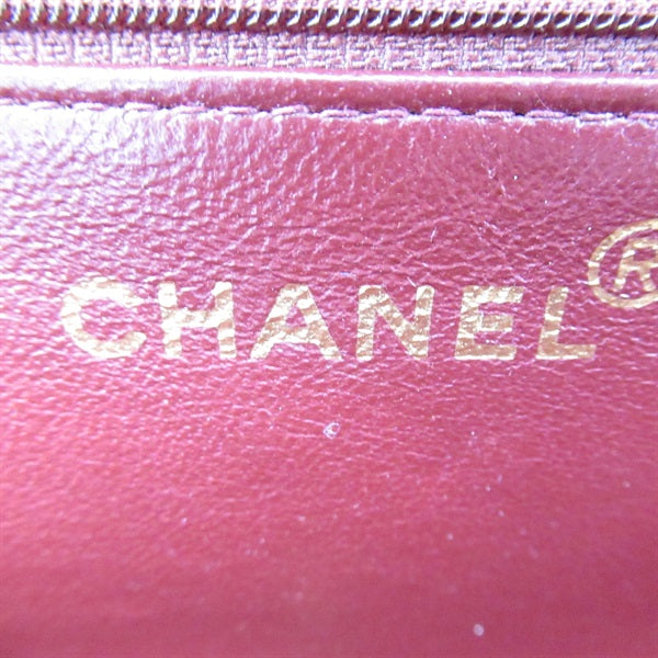 Chanel Quilted Leather Single Flap Bag Leather Crossbody Bag in New Condition