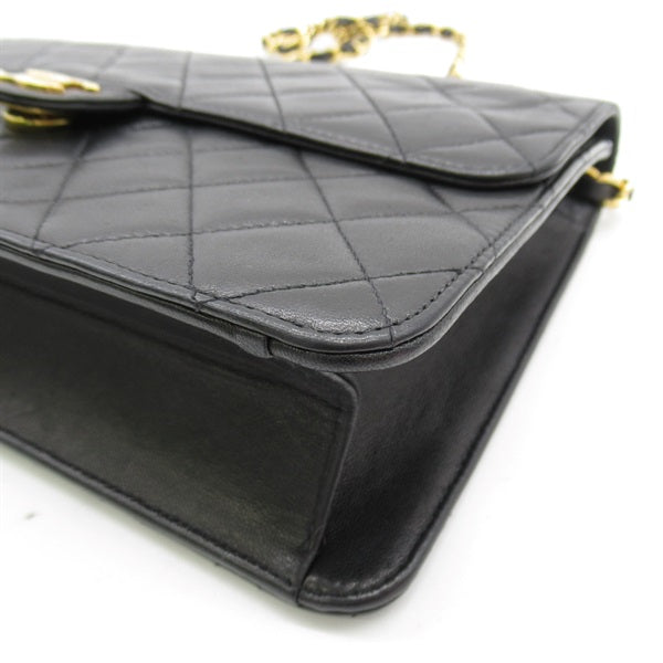Chanel Quilted Leather Single Flap Bag Leather Crossbody Bag in New Condition