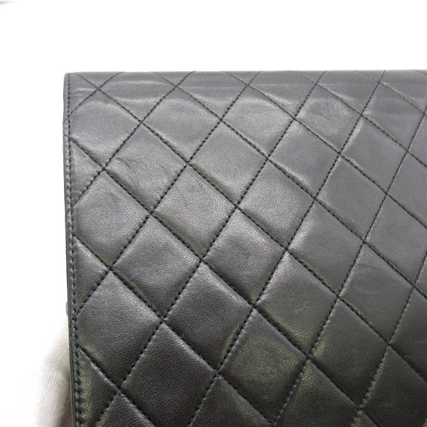 Chanel Quilted Leather Single Flap Bag Leather Crossbody Bag in New Condition