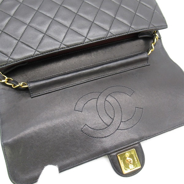 Chanel Quilted Leather Single Flap Bag Leather Crossbody Bag in New Condition
