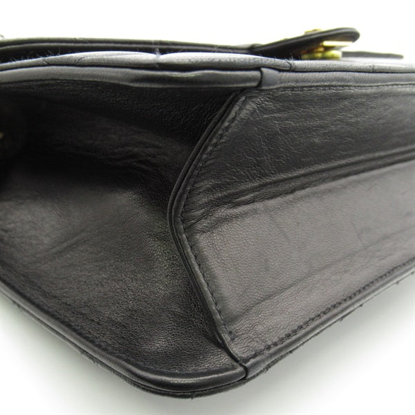 Chanel Quilted Leather Single Flap Bag Leather Crossbody Bag in New Condition