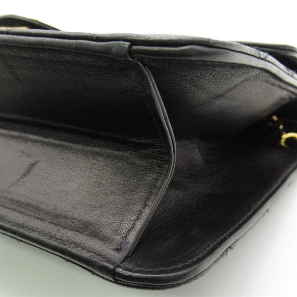 Chanel Quilted Leather Single Flap Bag Leather Crossbody Bag in New Condition