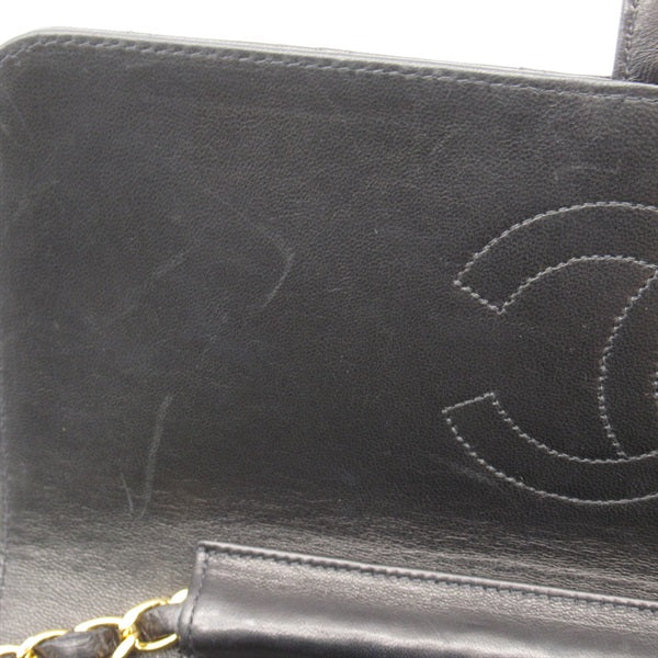 Chanel Quilted Leather Single Flap Bag Leather Crossbody Bag in New Condition