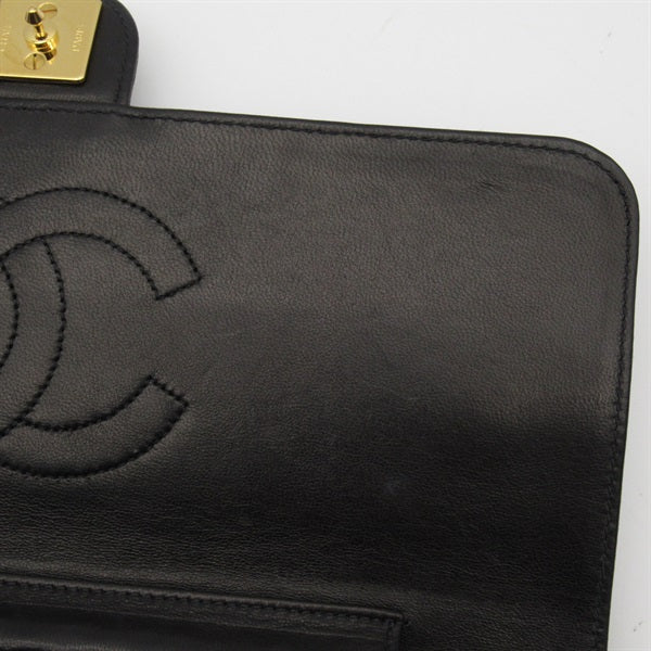 Chanel Quilted Leather Single Flap Bag Leather Crossbody Bag in New Condition