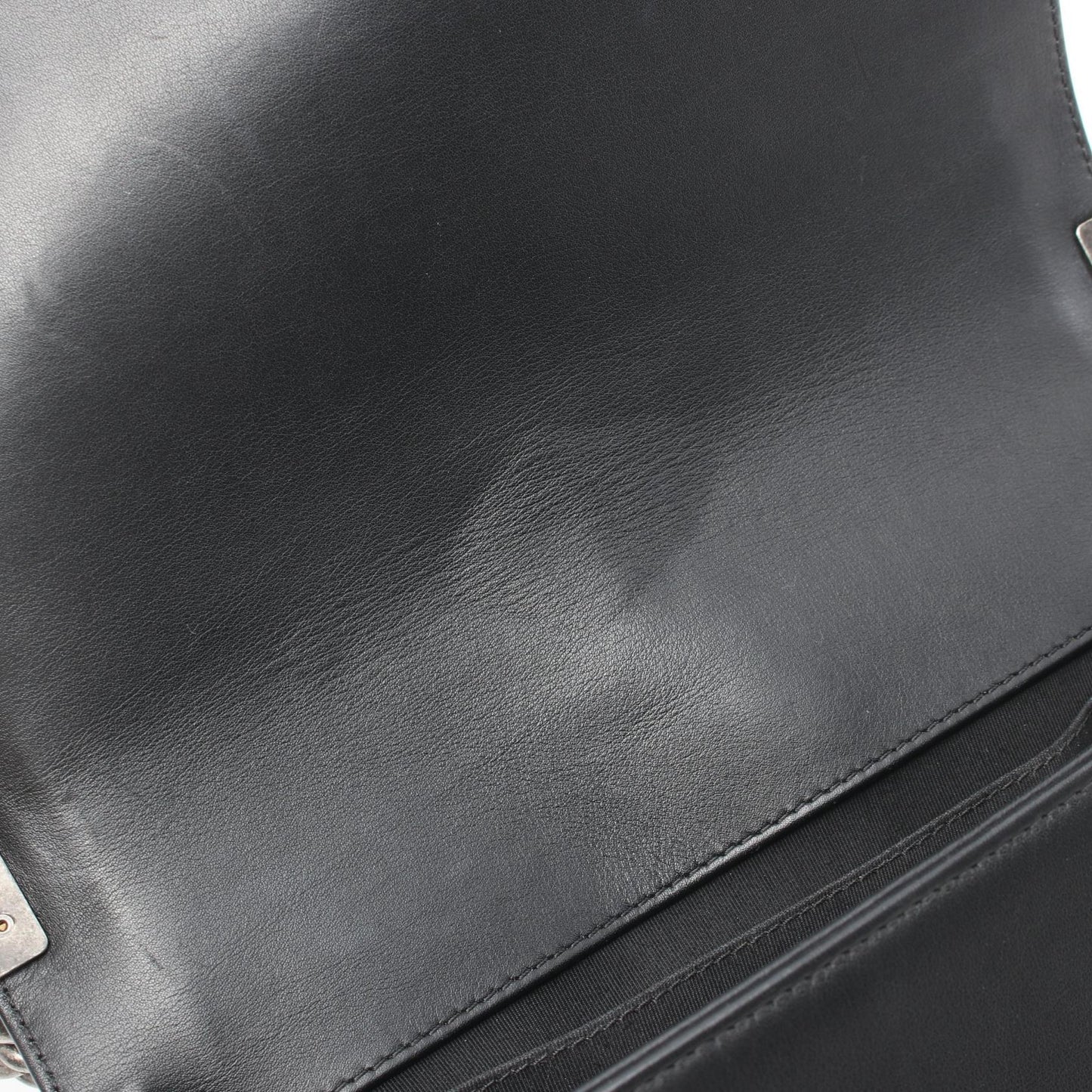 Chanel Medium Tweed & Leather Le Boy Flap Bag Leather Shoulder Bag in New Condition