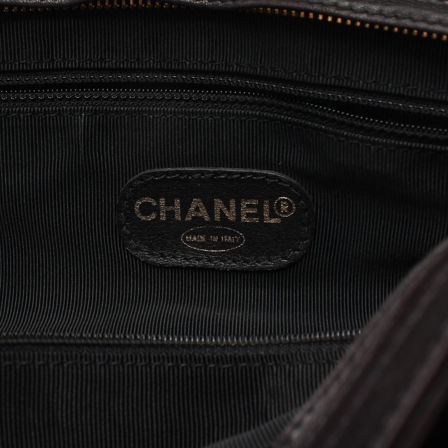 Chanel Leather Chain Tote Bag Leather Tote Bag in New Condition