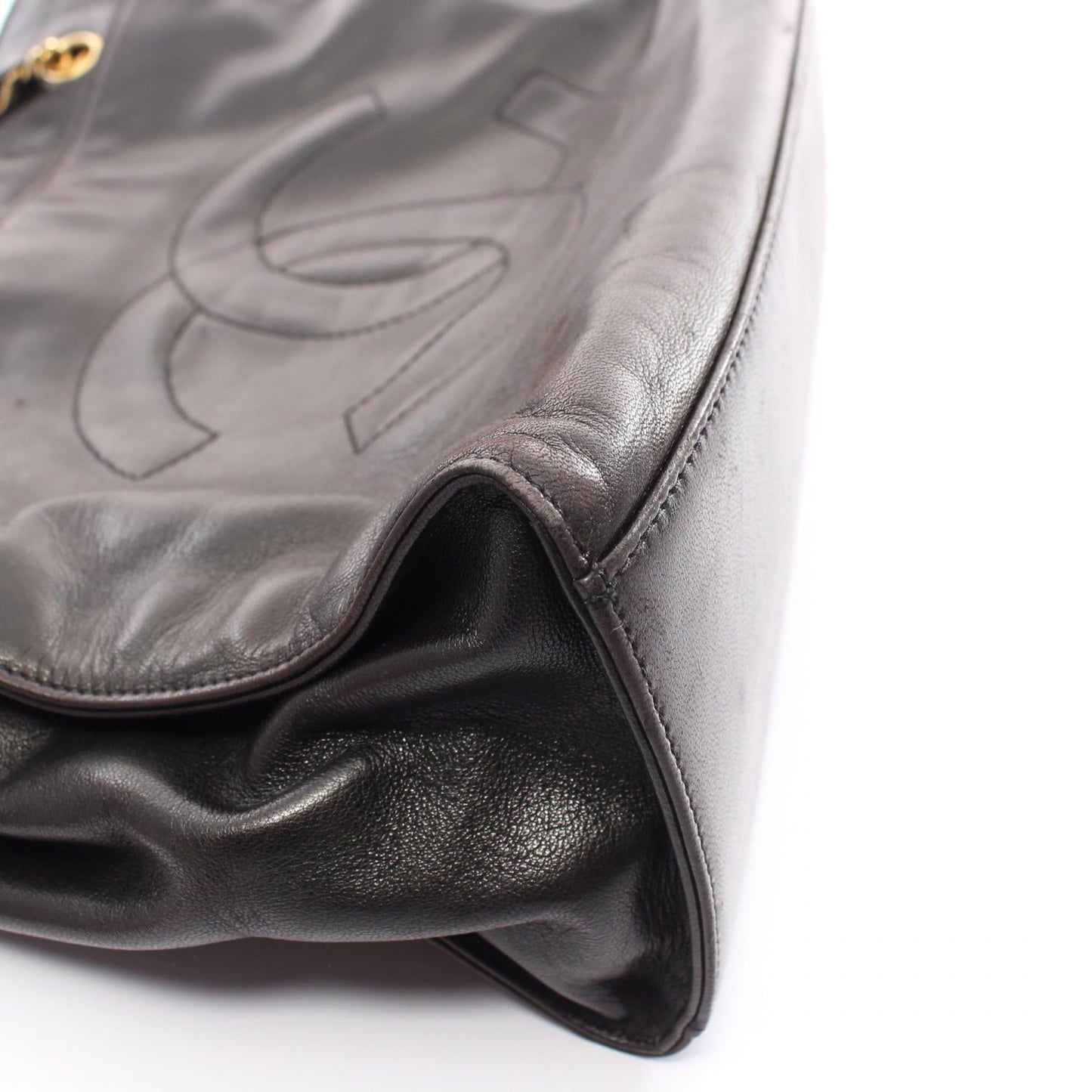 Chanel Leather Chain Tote Bag Leather Tote Bag in New Condition
