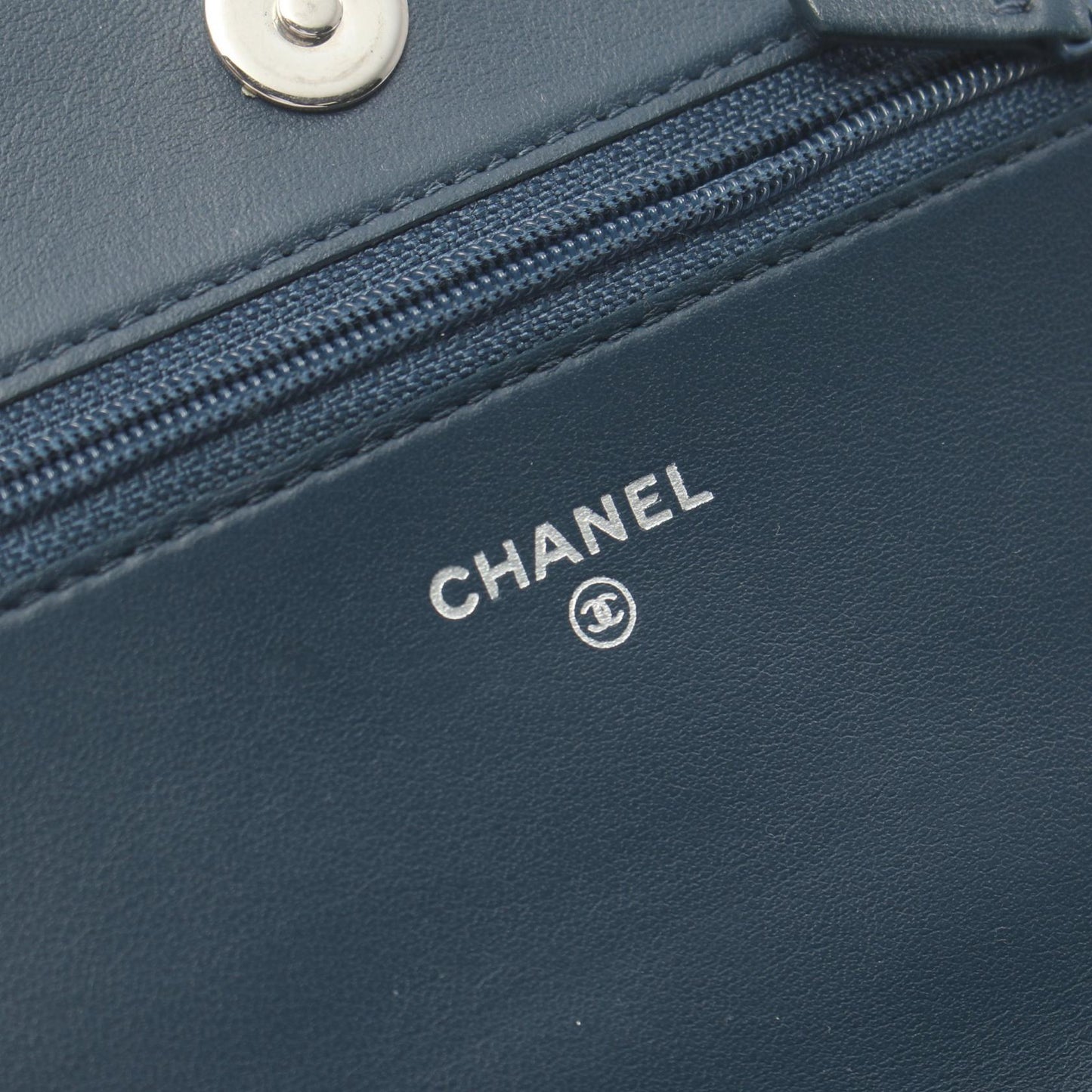 Chanel Boy Matelasse Shoulder Bag Leather Shoulder Bag AP1117 in Great Condition