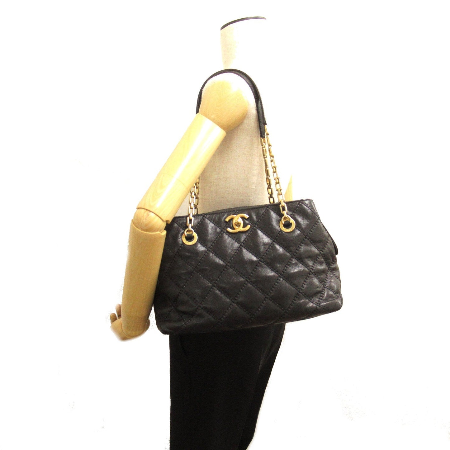 Chanel CC Quilted Leather Zip Tote Leather Tote Bag in New Condition