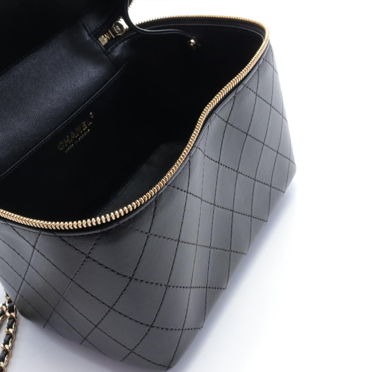 Chanel Quilted Leather Vanity Case on Chain Leather Vanity Bag in Great Condition