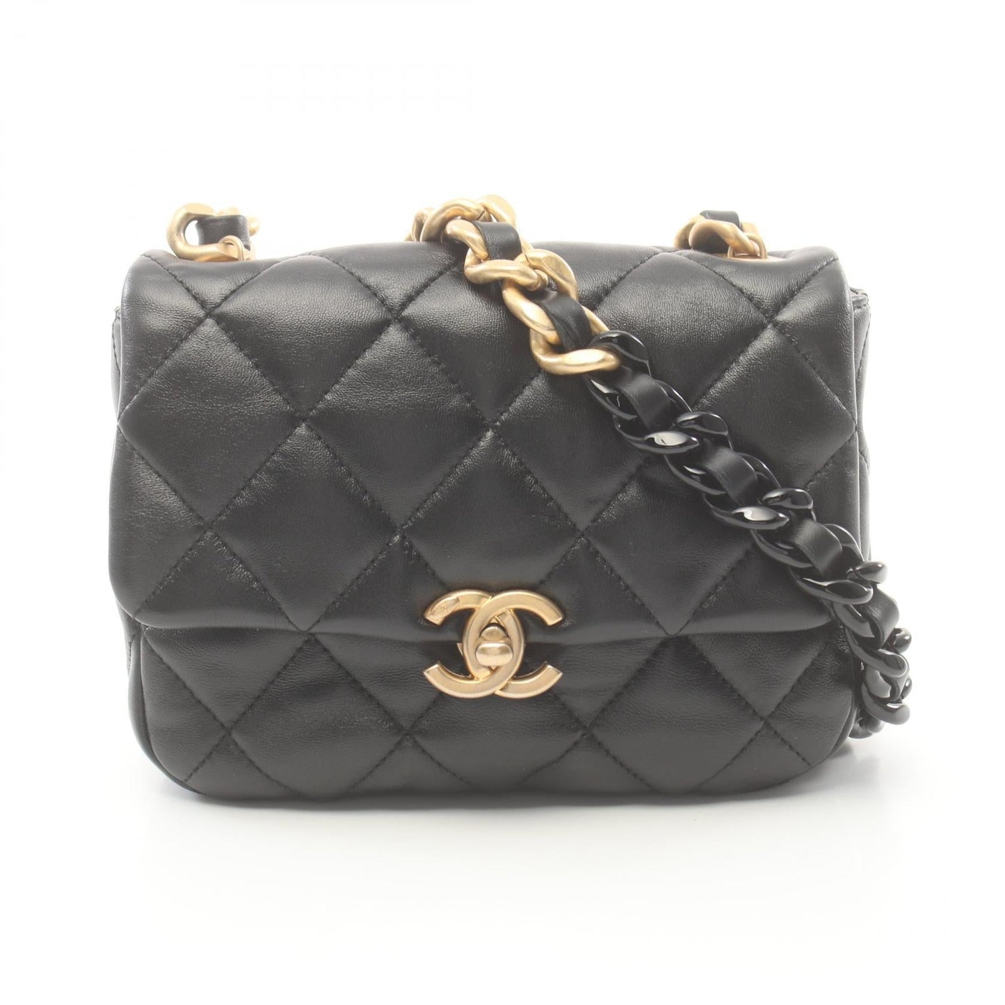 Chanel Matelasse Lambskin Shoulder Bag Black