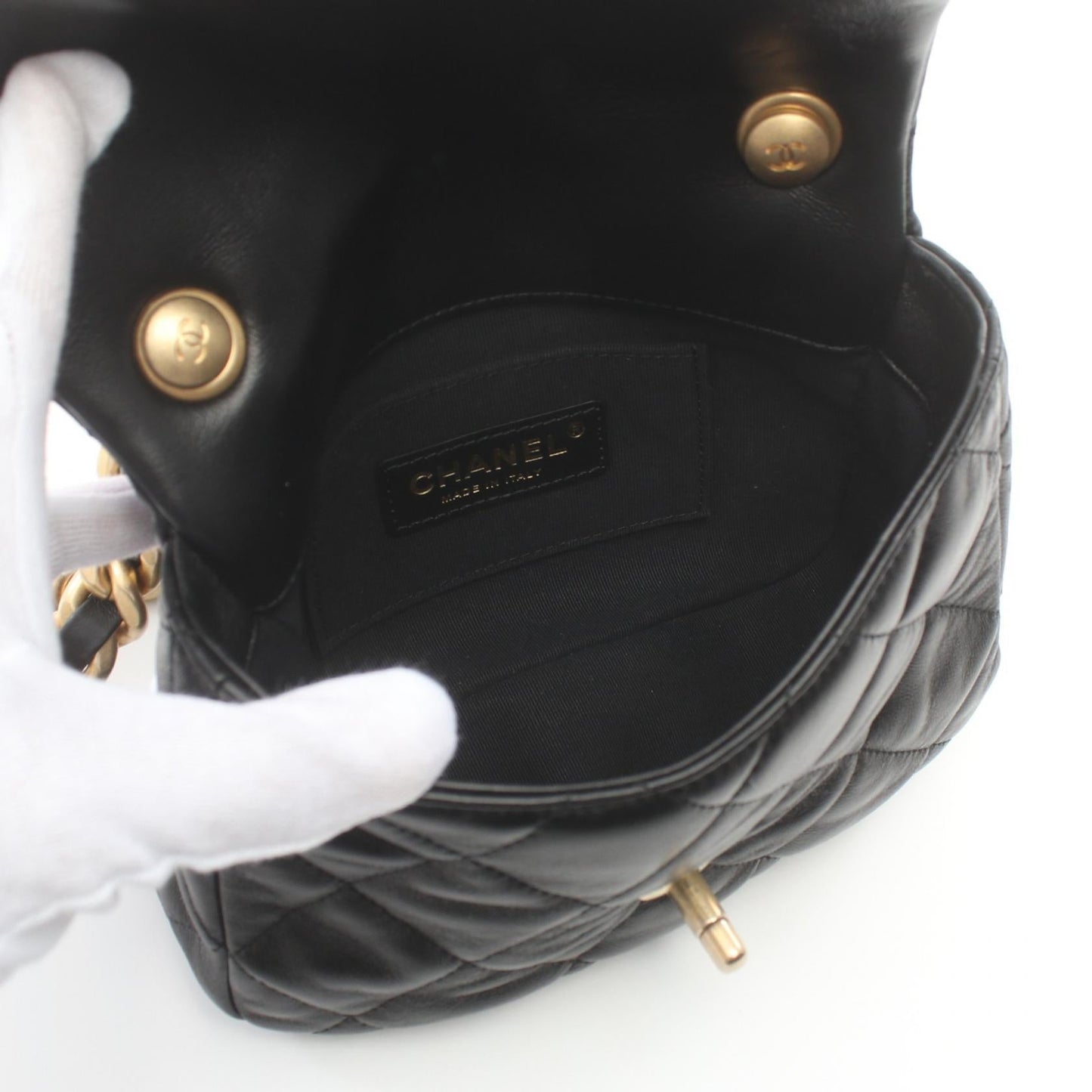 Chanel Matelasse Lambskin Shoulder Bag Black