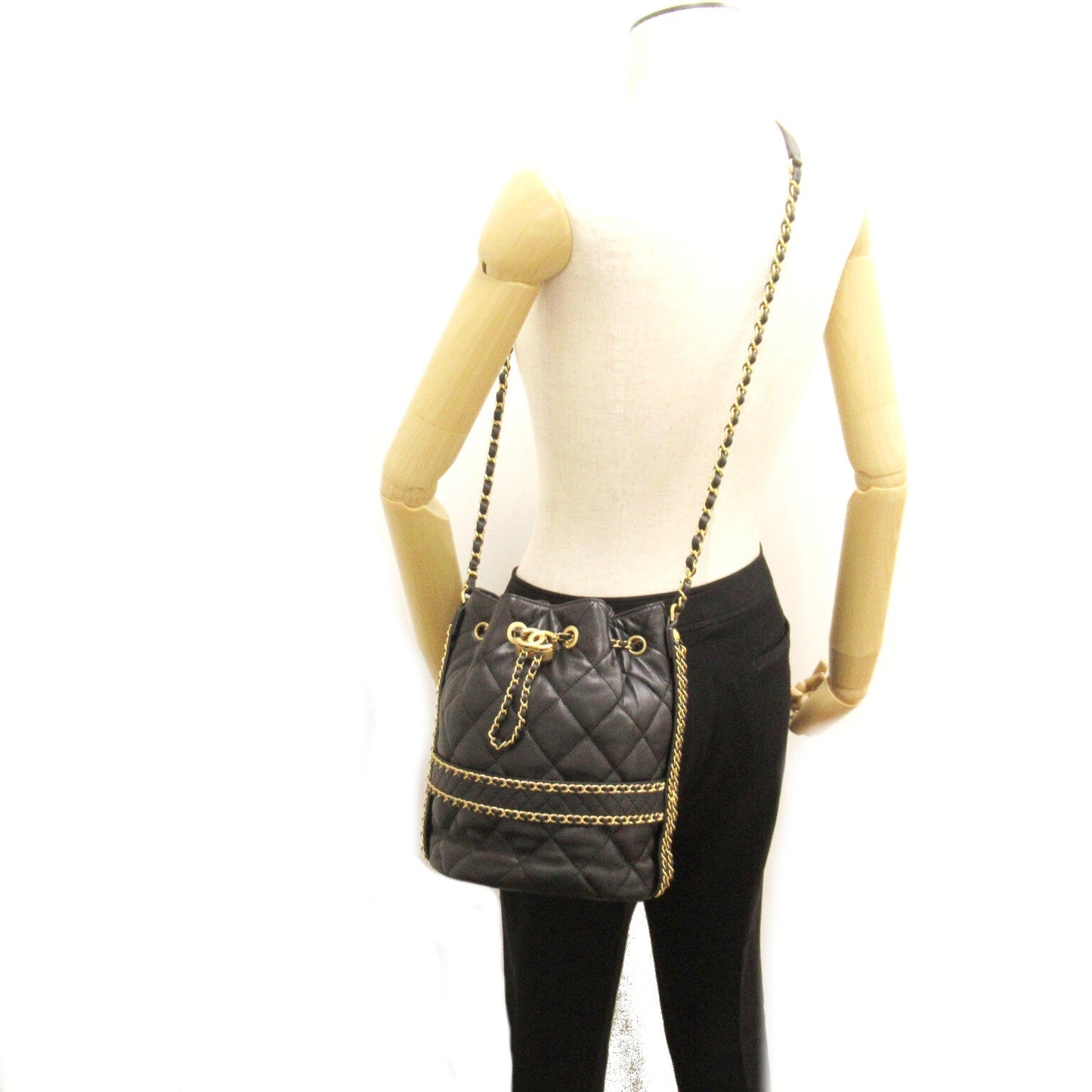 Chanel Quilted Leather Drawsting Crossbody Bag Leather Crossbody Bag AS2252