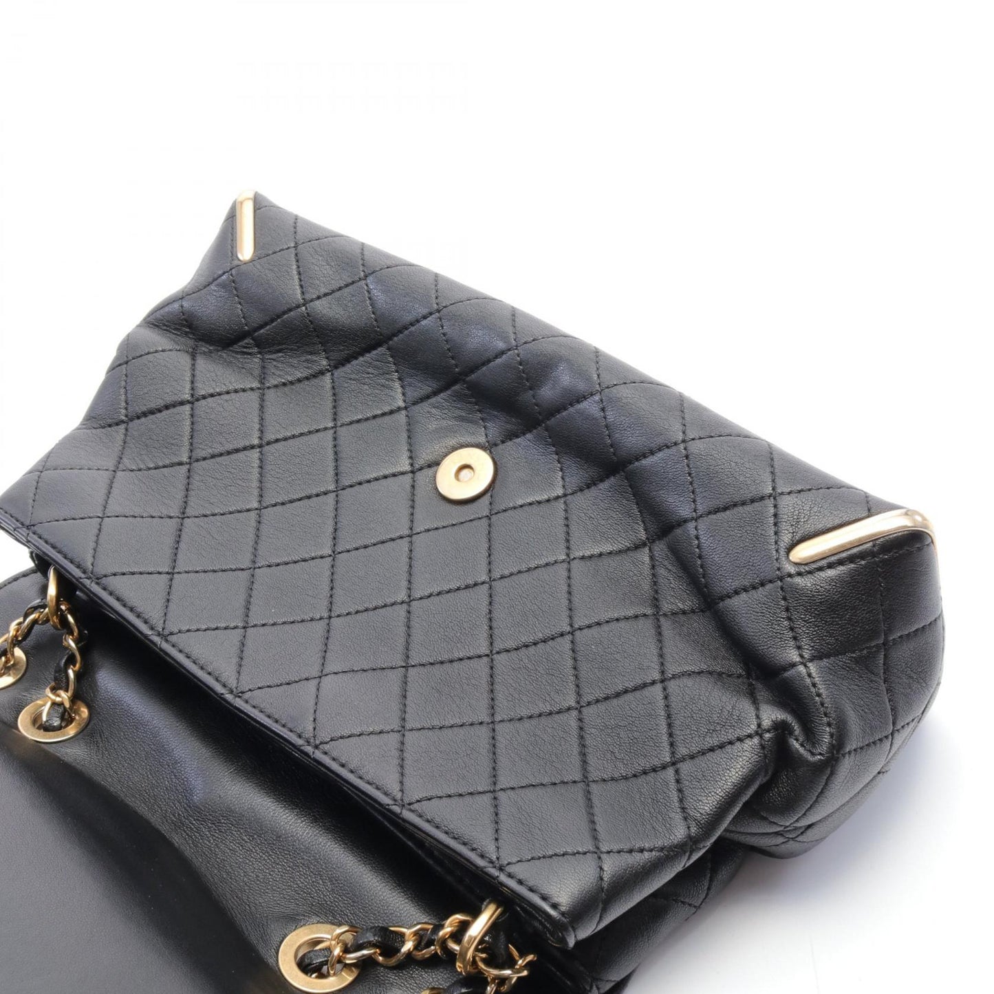 Chanel Quilted Leather Chain Flap Bag Leather Shoulder Bag in New Condition