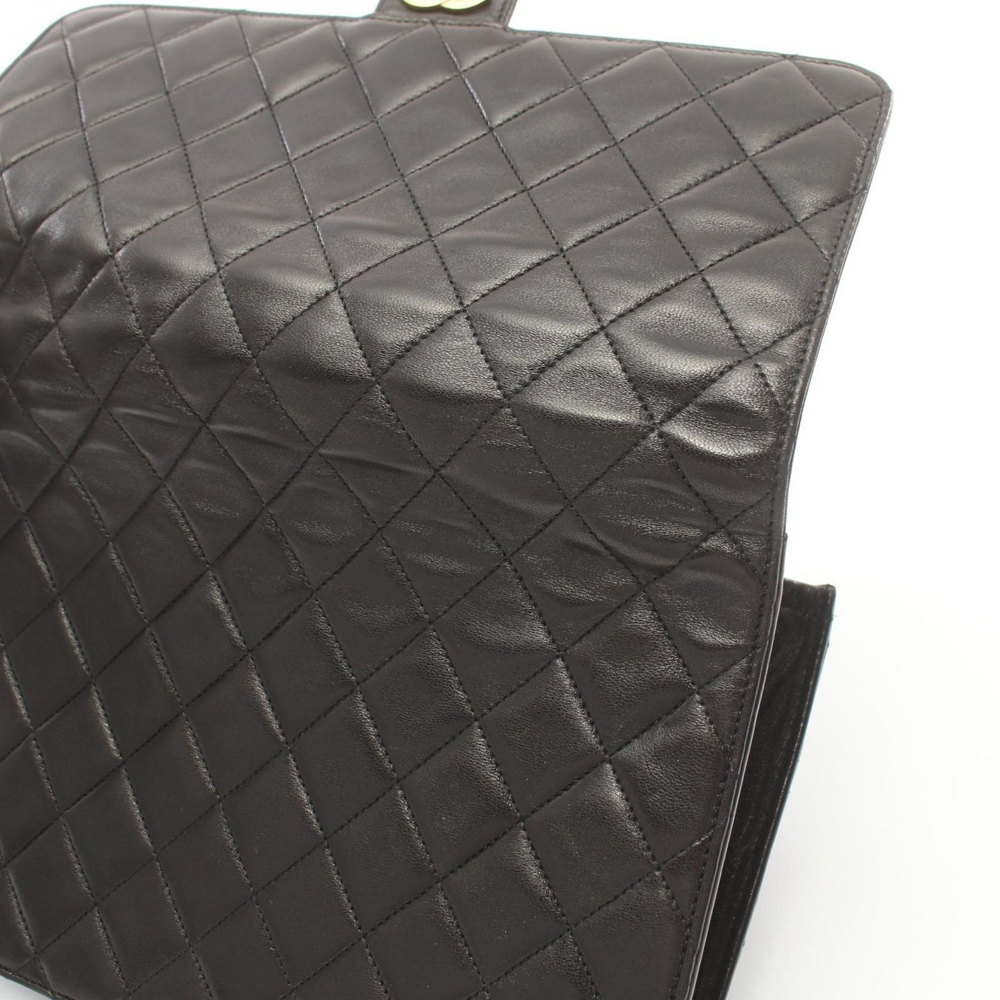 Chanel Quilted Leather Chain Flap Bag Leather Shoulder Bag in New Condition