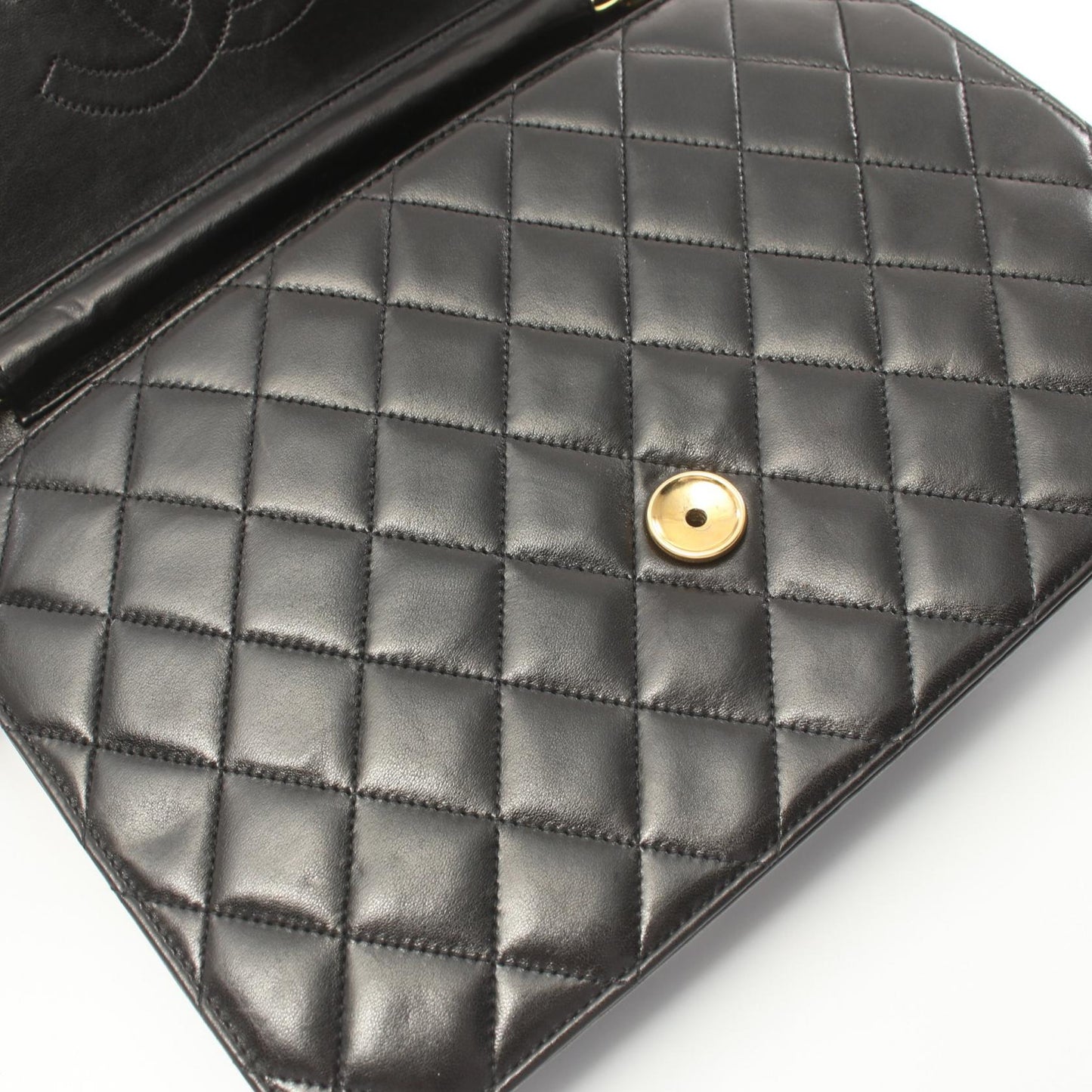 Chanel Quilted Leather Chain Flap Bag Leather Shoulder Bag in New Condition