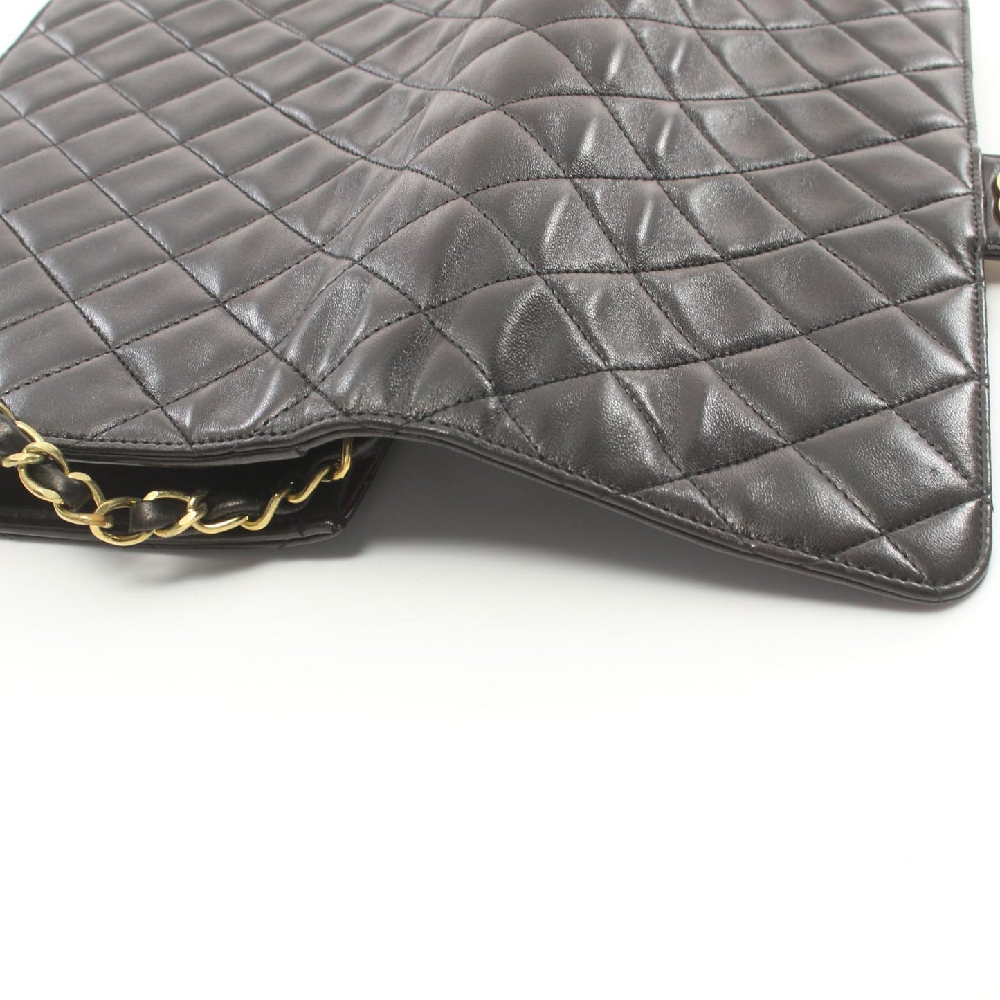 Chanel Quilted Leather Chain Flap Bag Leather Shoulder Bag in New Condition