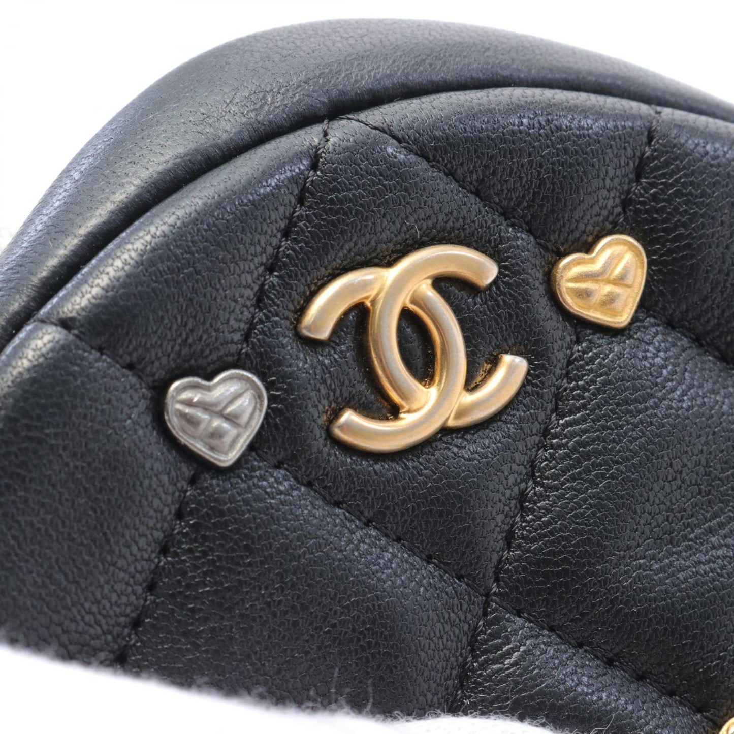 Chanel Quilted Leather Round Chain Crossbody Bag Leather Crossbody Bag in New Condition