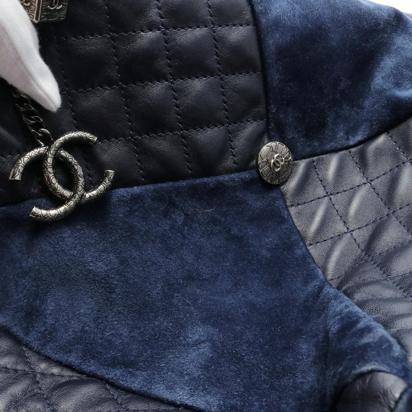 Chanel Quilted Leather & Suede Shoulder Bag Leather Shoulder Bag A94844 in New Condition