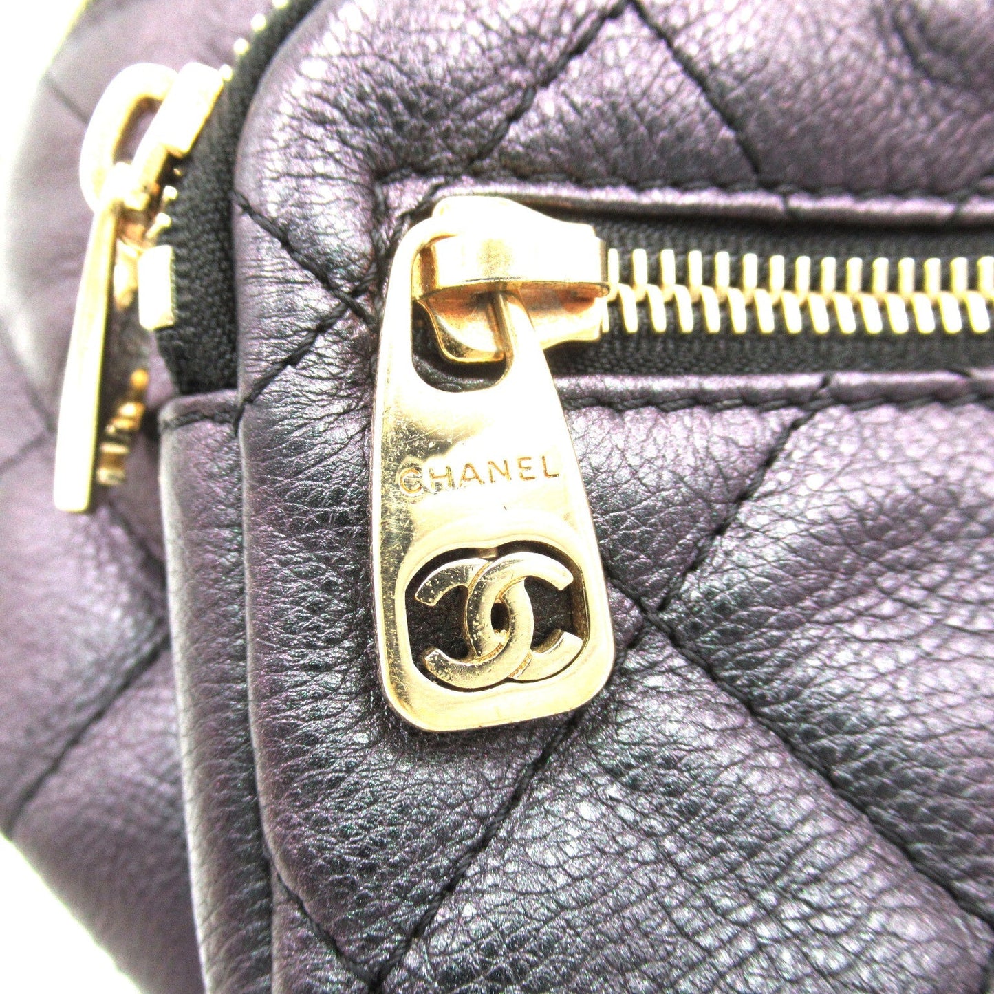 Chanel Quilted Leather Zip Belt Bag Leather Belt Bag AS0556 in New Condition