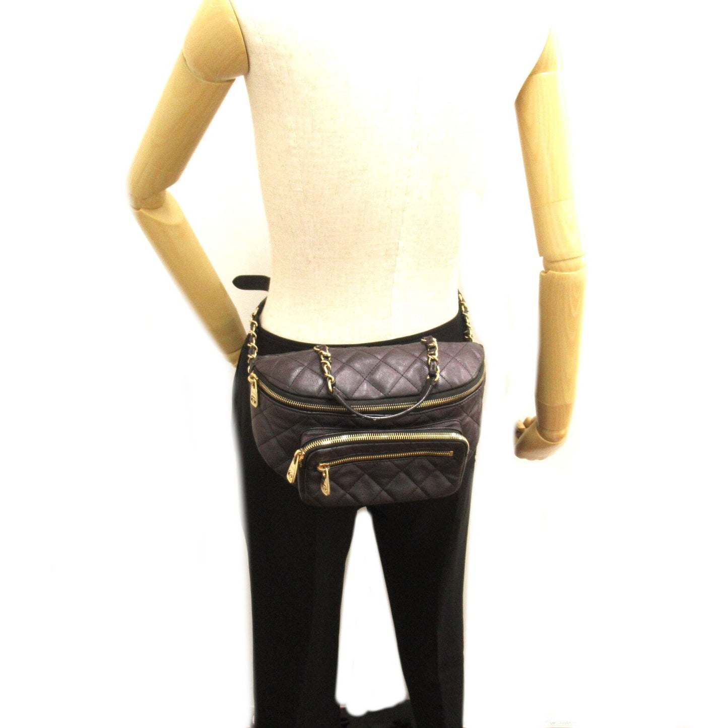 Chanel Quilted Leather Zip Belt Bag Leather Belt Bag AS0556 in New Condition