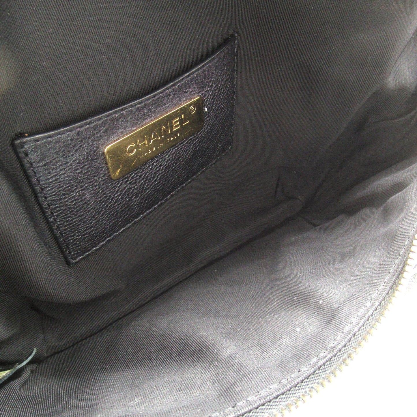 Chanel Quilted Leather Zip Belt Bag Leather Belt Bag AS0556 in New Condition