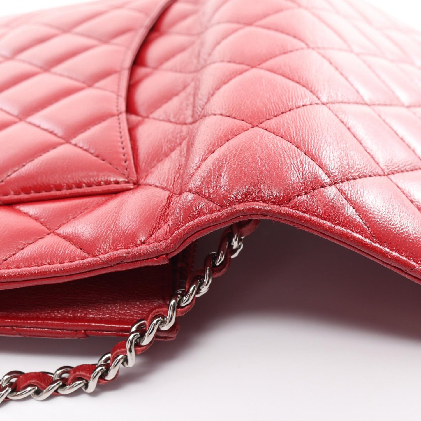 Chanel Matelasse Lambskin Shoulder Bag Red
