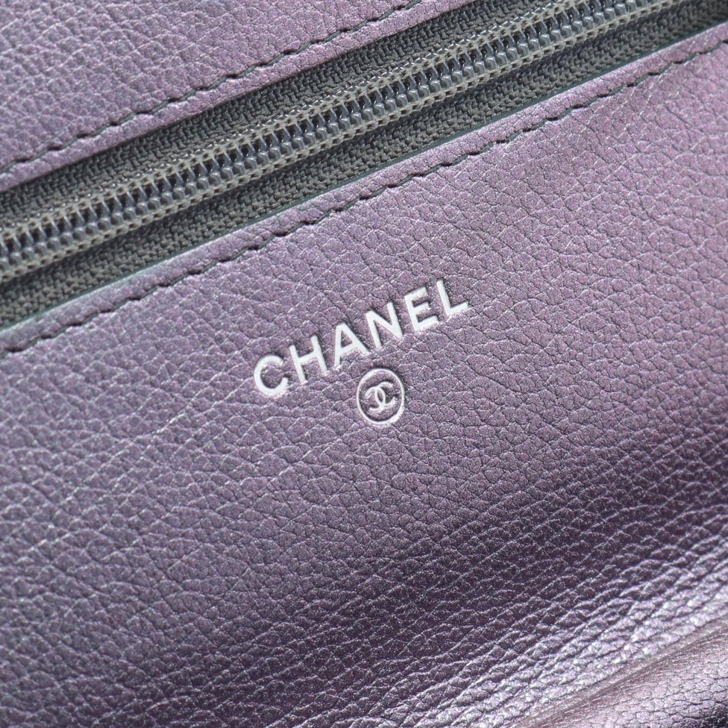 Chanel Quilted Leather Chain Flap Bag Leather Shoulder Bag in New Condition