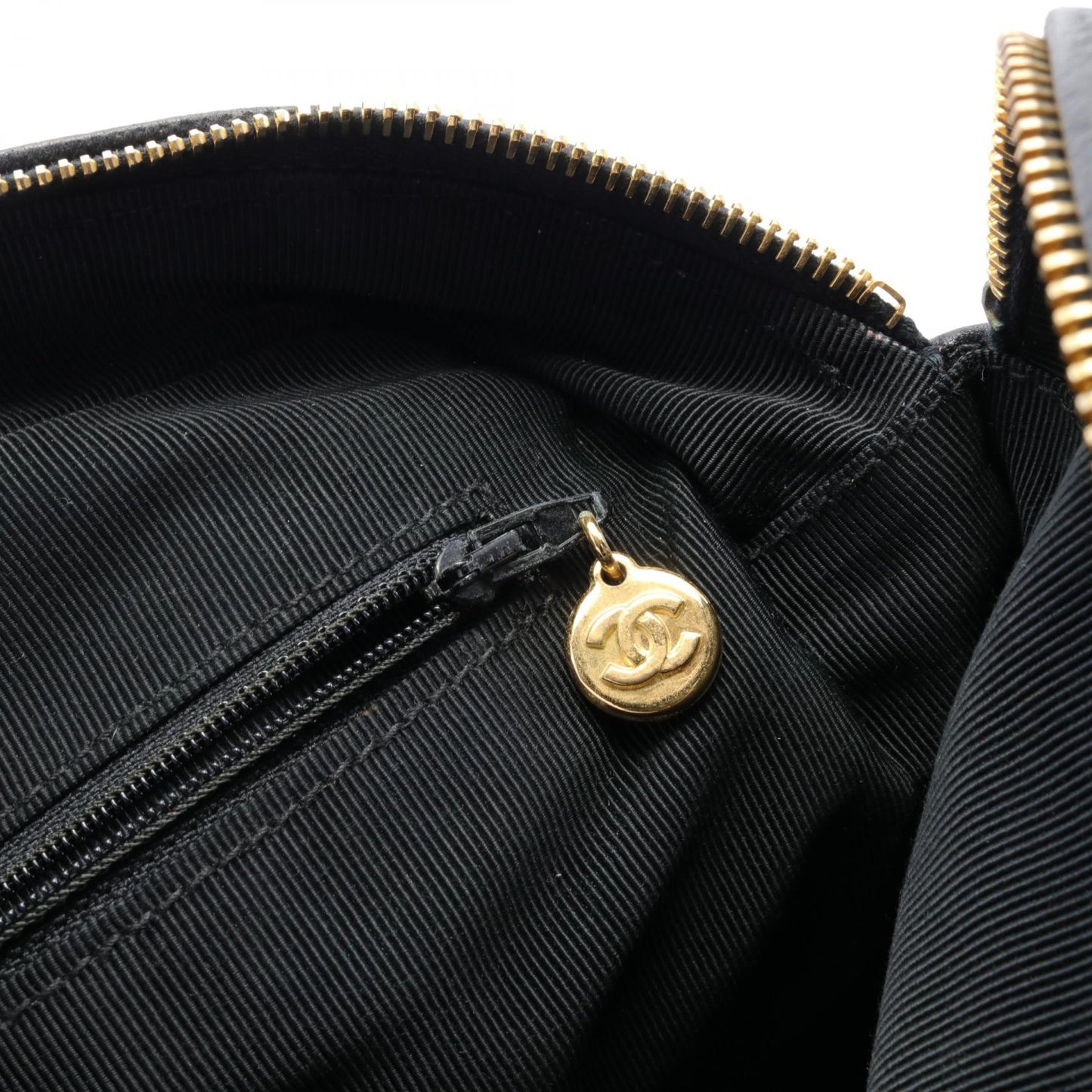 Chanel Caviar Triple CC Shoulder Bag Leather Shoulder Bag in New Condition