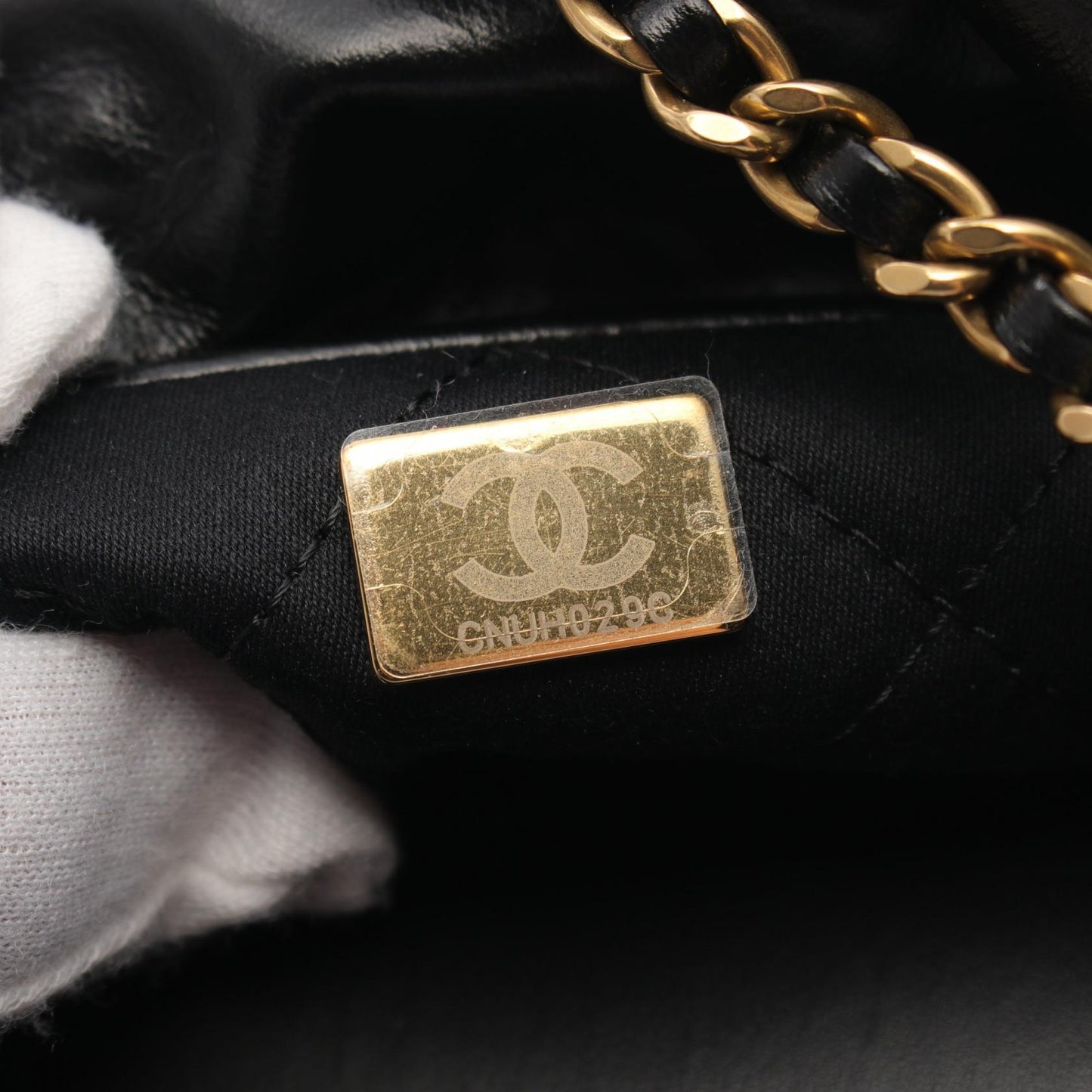 Chanel 22 Mini Lambskin Shoulder Bag AS3980