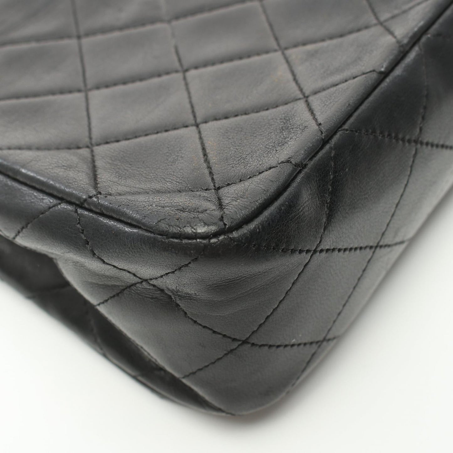 Chanel Matelasse Chain Shoulder Bag Leather Shoulder Bag 2120700055440 in New Condition