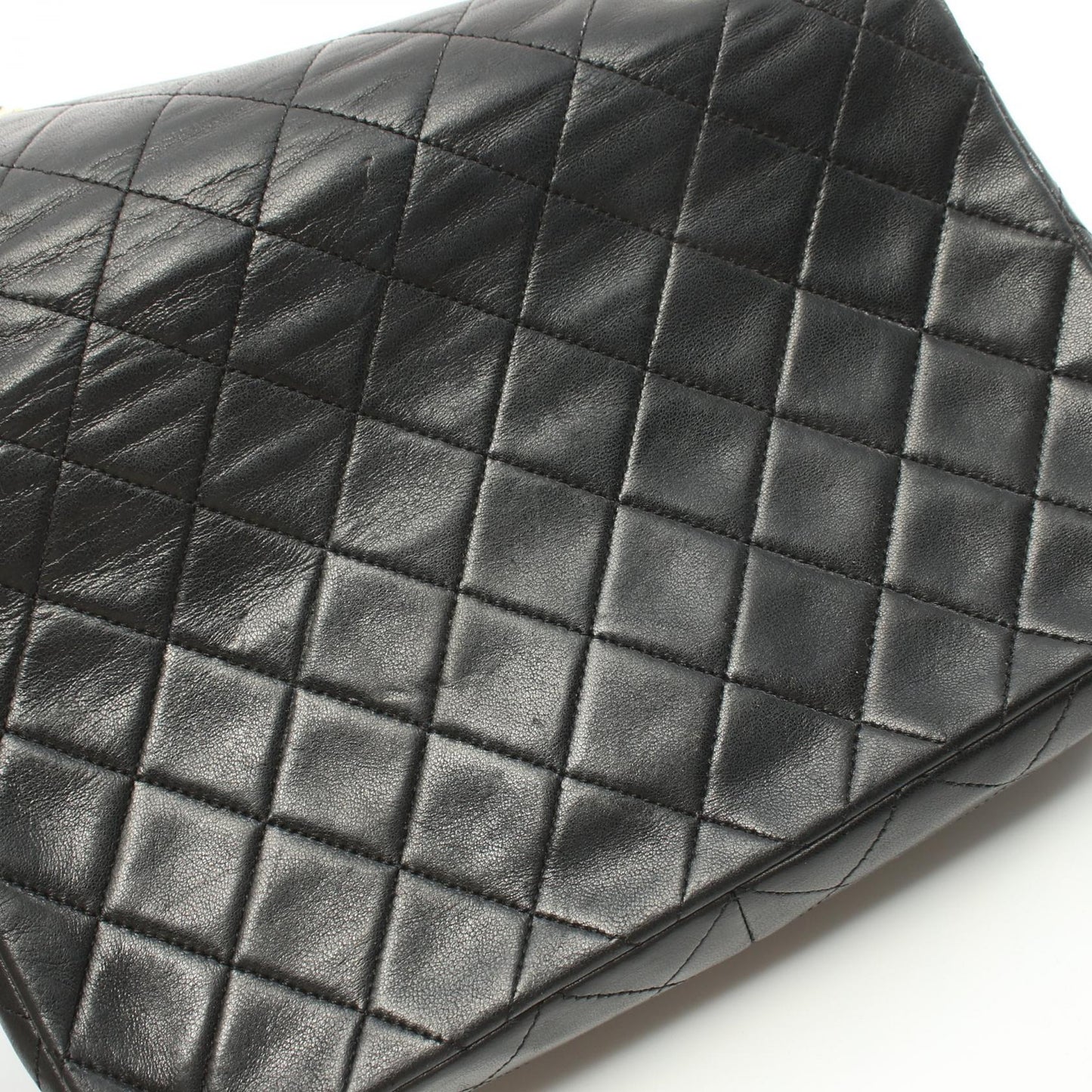 Chanel Matelasse Chain Shoulder Bag Leather Shoulder Bag 2120700055440 in New Condition