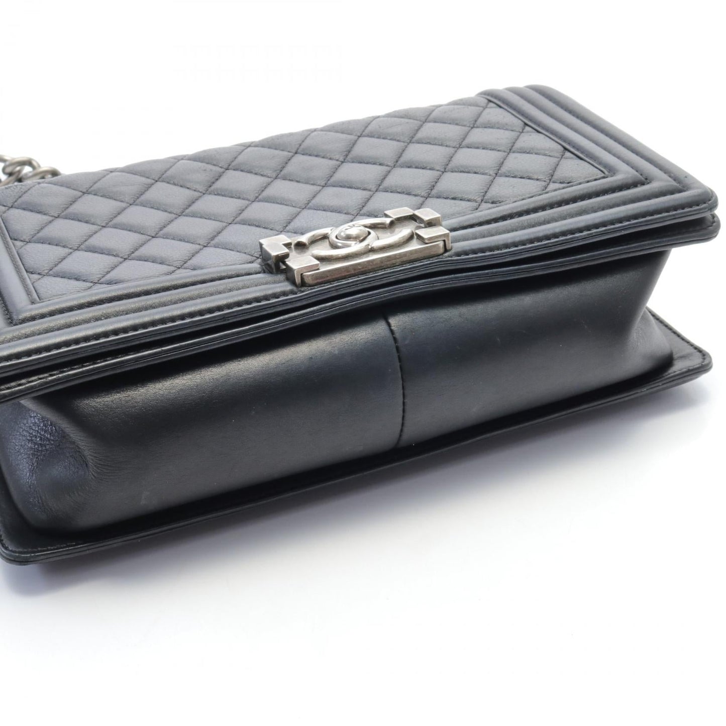 Chanel Boy Chanel Chain Shoulder Bag Leather Shoulder Bag A67086 in New Condition