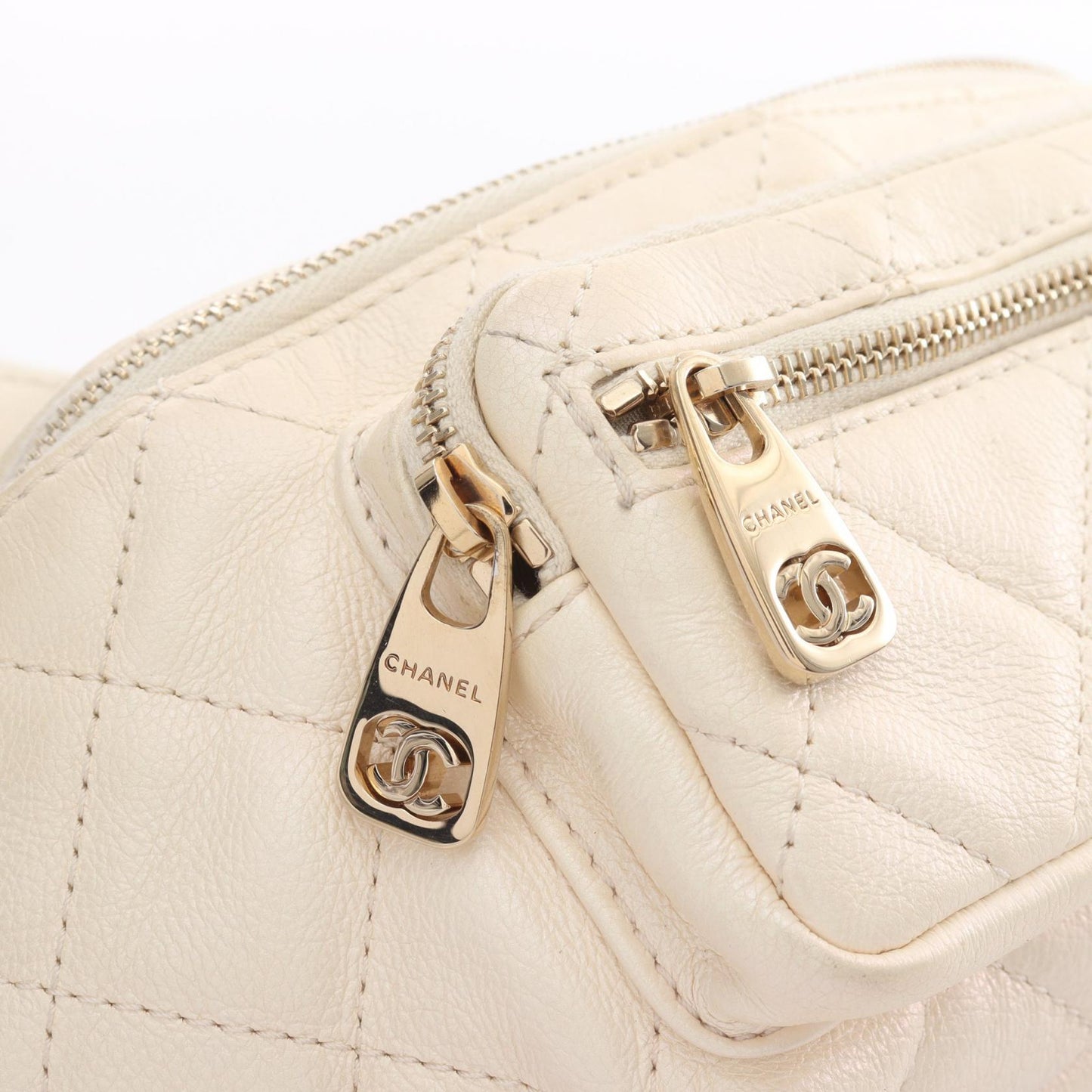 Chanel Quilted Leather Belt Bag Leather Belt Bag AS0556 in New Condition