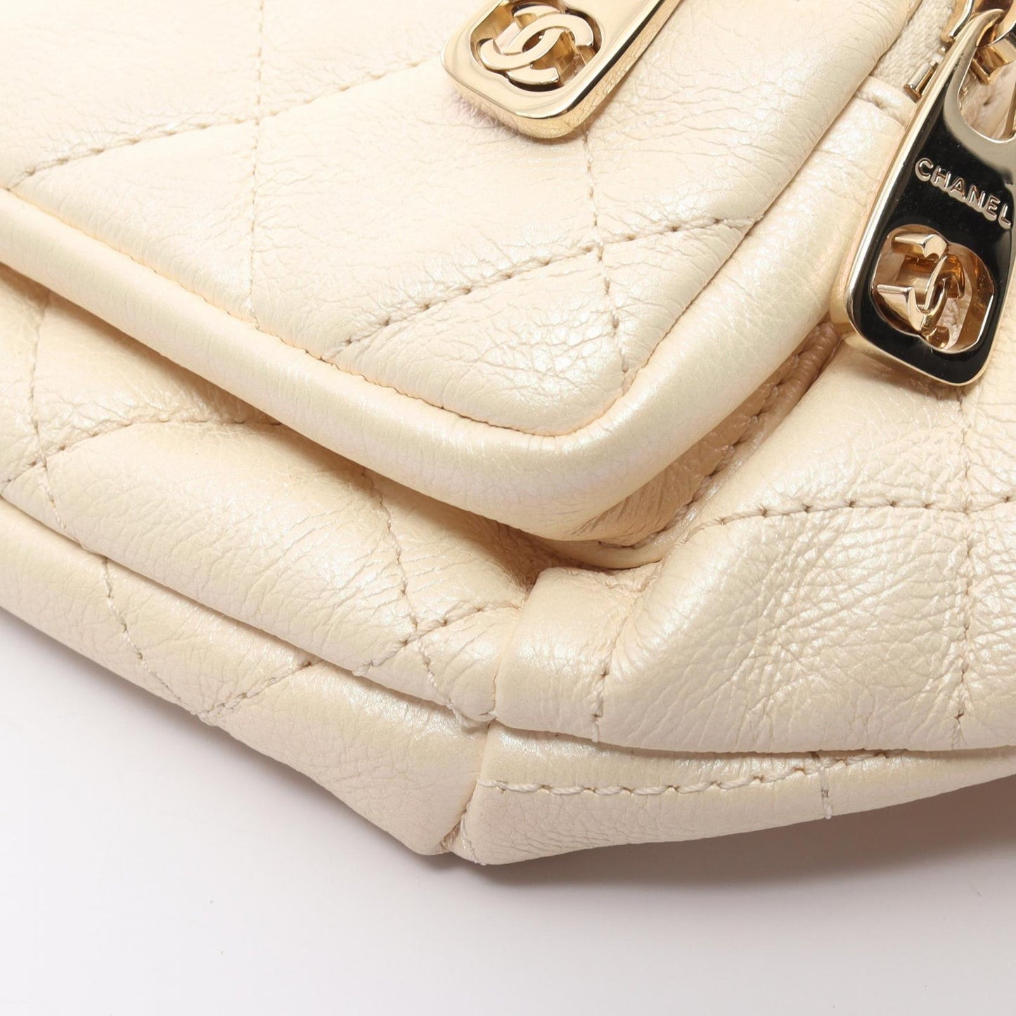 Chanel Quilted Leather Belt Bag Leather Belt Bag AS0556 in New Condition
