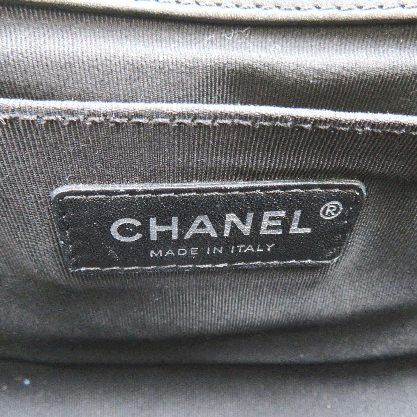 Chanel Boy Chain Shoulder Bag Leather Shoulder Bag 23195690 in New Condition