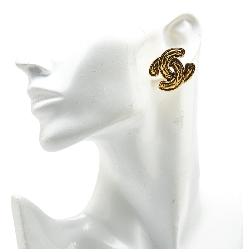 Chanel Coco Mark Matelasse Earrings Gold