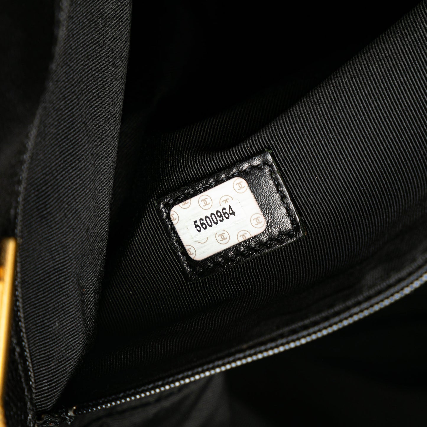 Chanel Sac Caviar CC Shoulder Bag