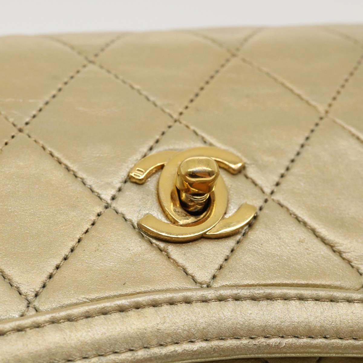 CHANEL Matelasse Turn Lock Chain Shoulder Bag Lamb Skin Gold CC 31382A