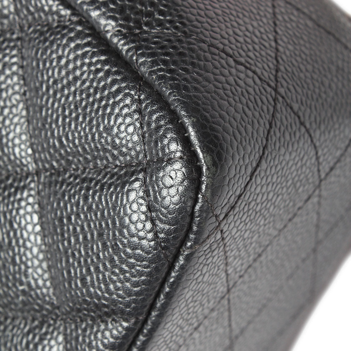Chanel Caviar Jumbo Classic Double Flap Bag Leather Shoulder Bag in Great Condition