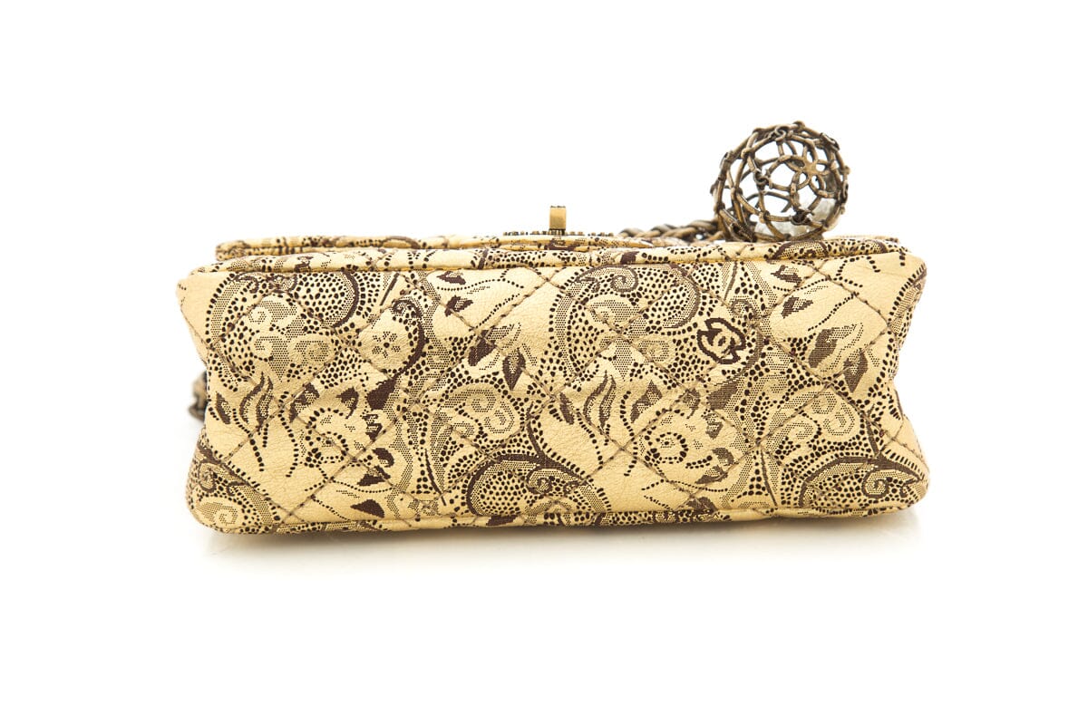 Chanel Black and Gold Paris - Moscou Limited Edition Runway Double Flap 2.55