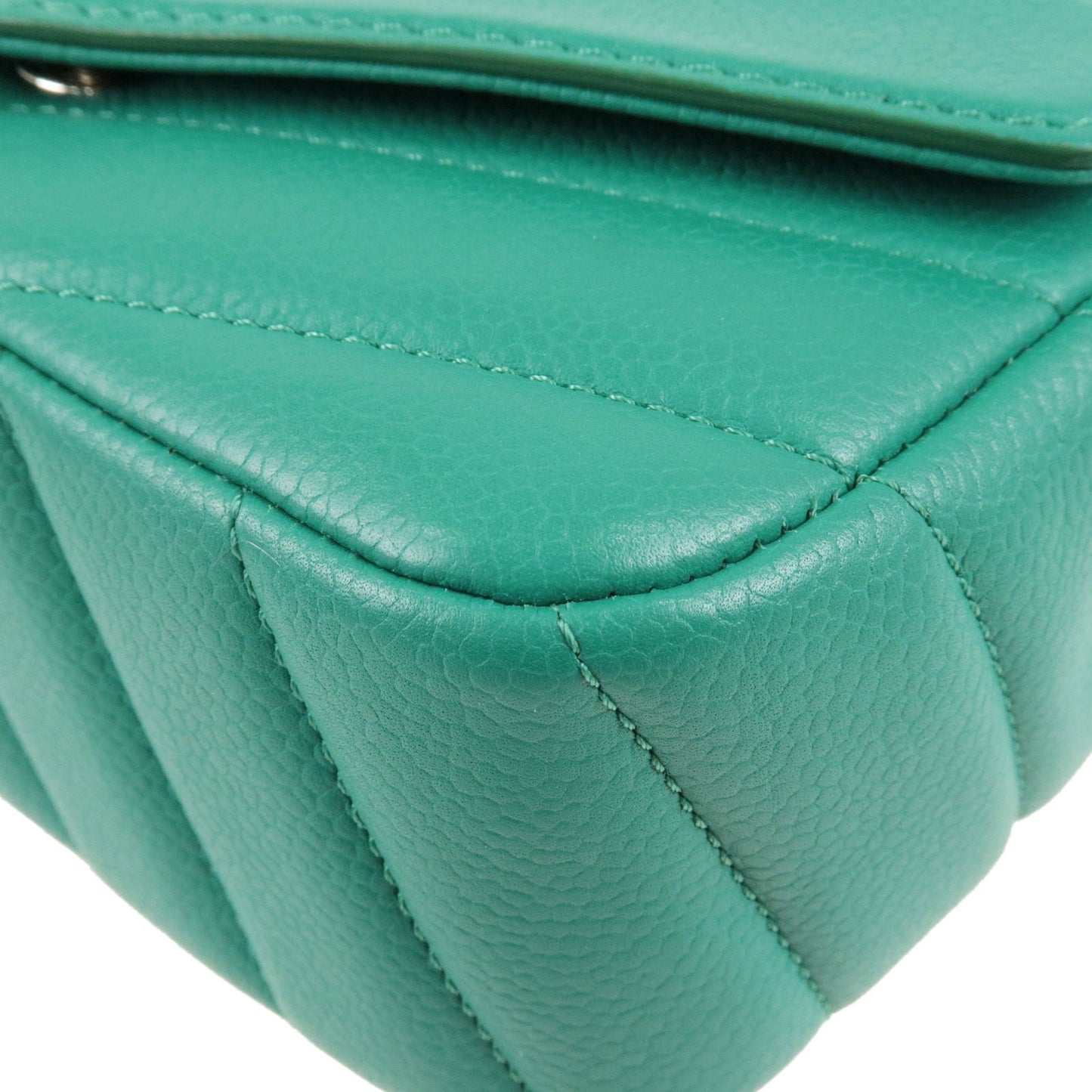 CHANEL V Stitch Caviar Skin Chain Shoulder Flap Bag Green