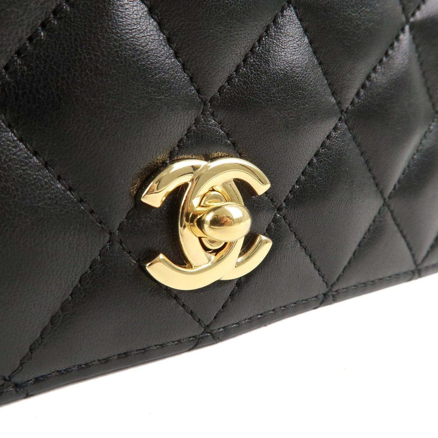 CHANEL Matelasse Lamb Skin Chain Shoulder Bag Black Gold HDW