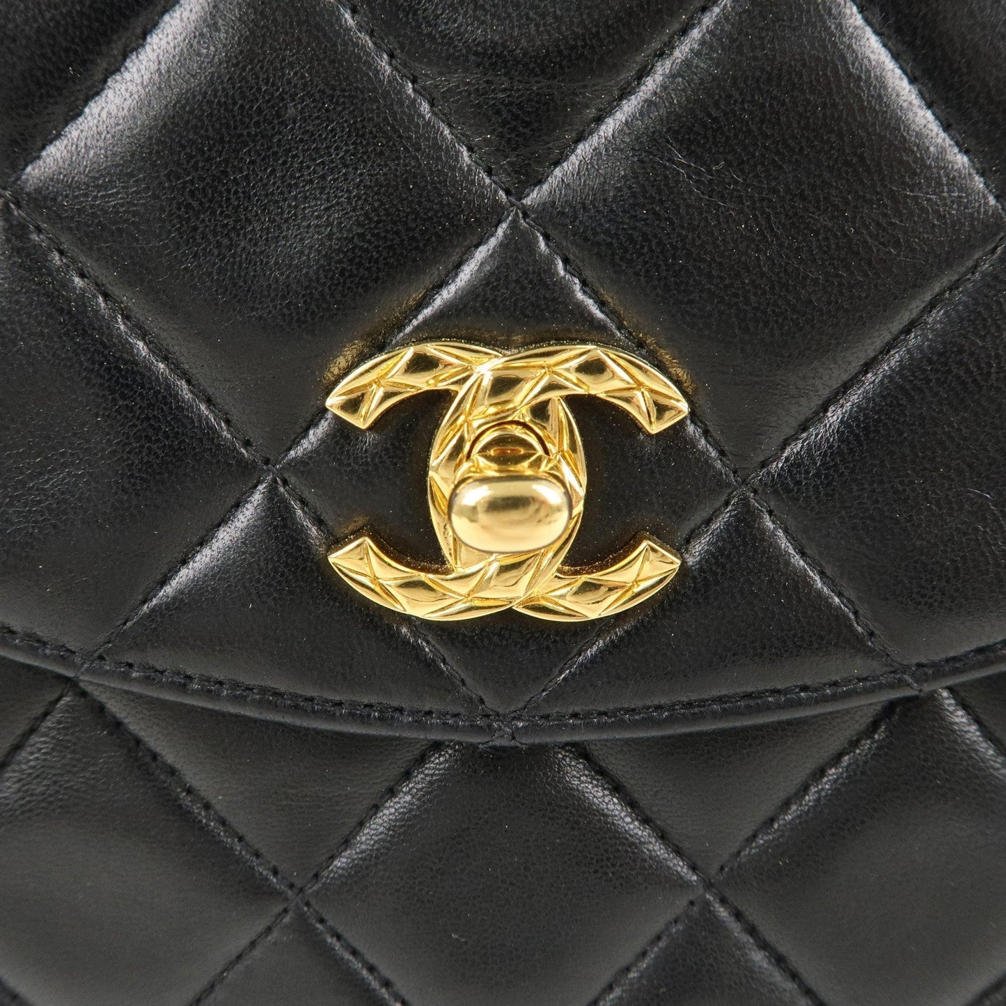 CHANEL Matelasse Lamb Skin Bijoux Chain Shoulder Bag Black