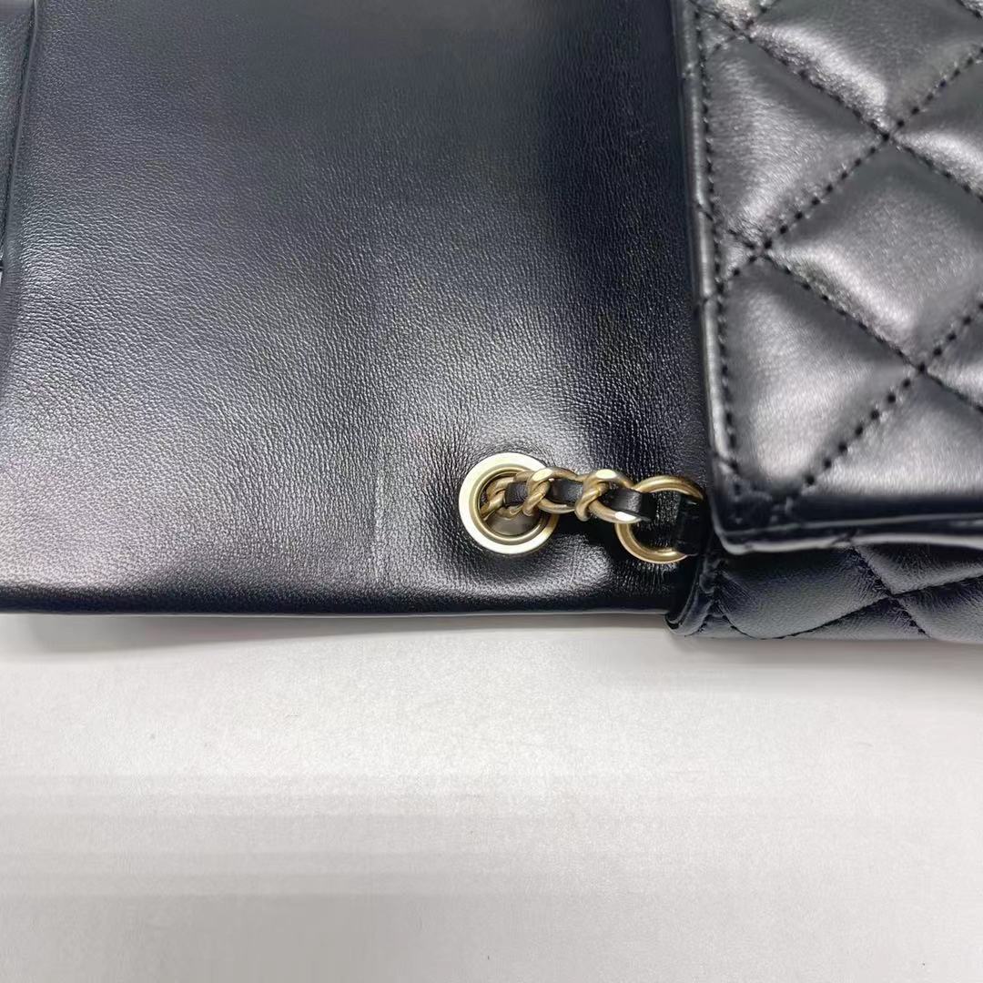Chanel 21B Pearl Crush Mini Square Flap Bag Black GHW