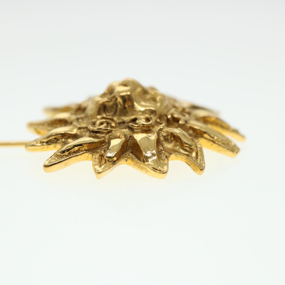 CHANEL Brooch metal Gold CC 38119
