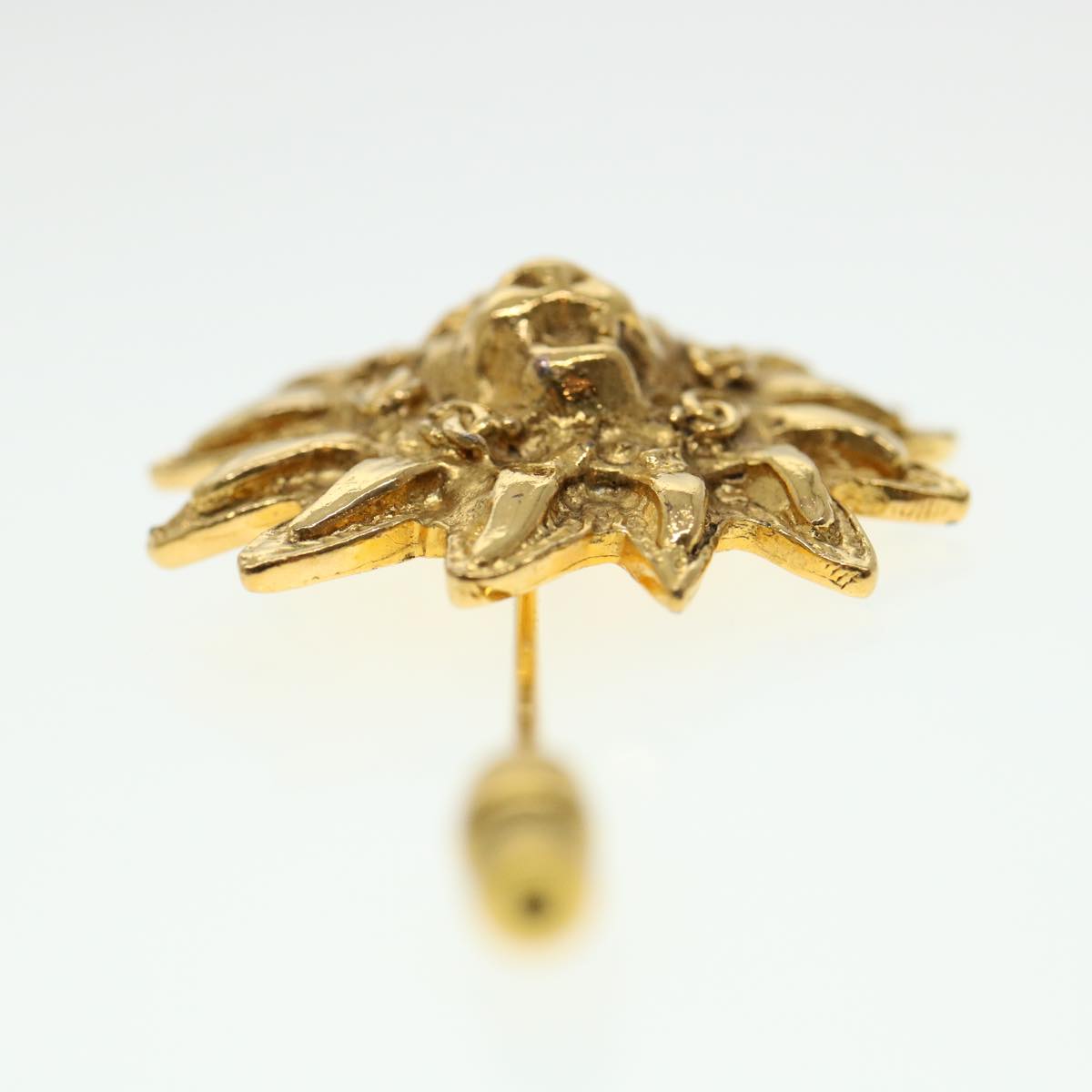 CHANEL Brooch metal Gold CC 38119