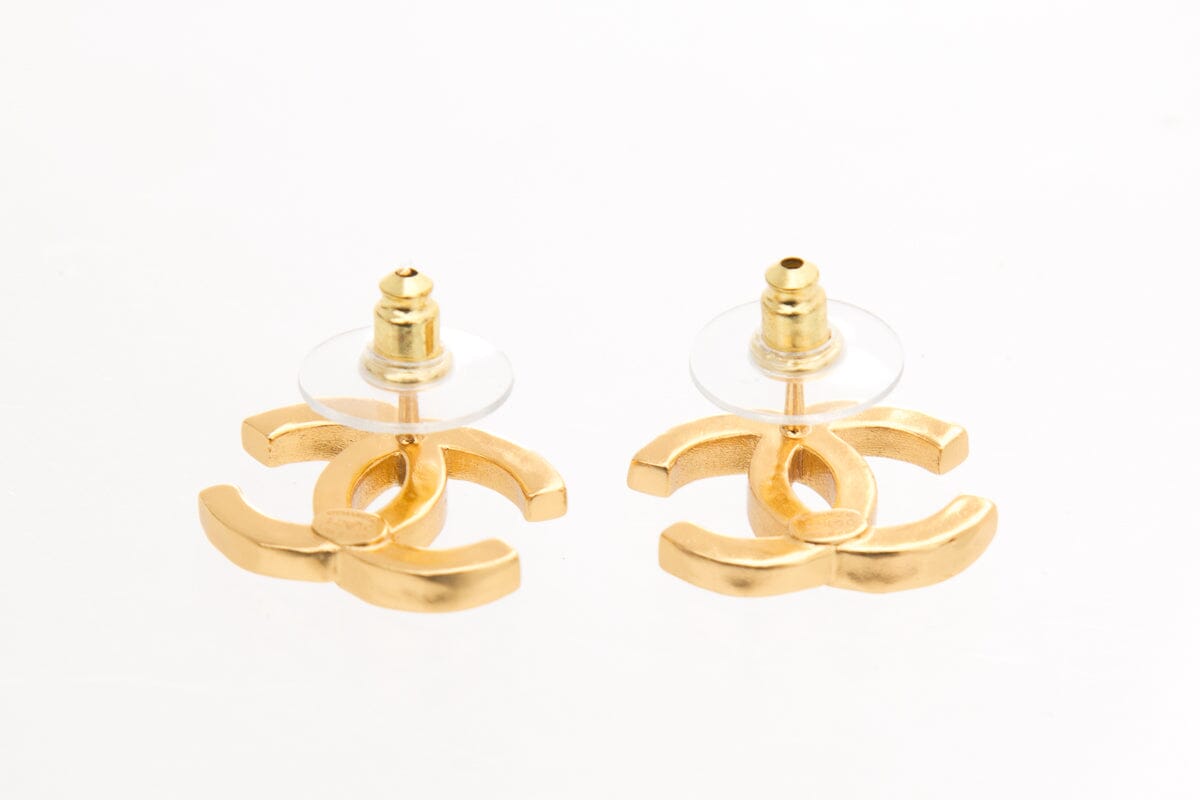 Chanel 2023 White & Gold Interlocking CC Stripe Stud Earrings