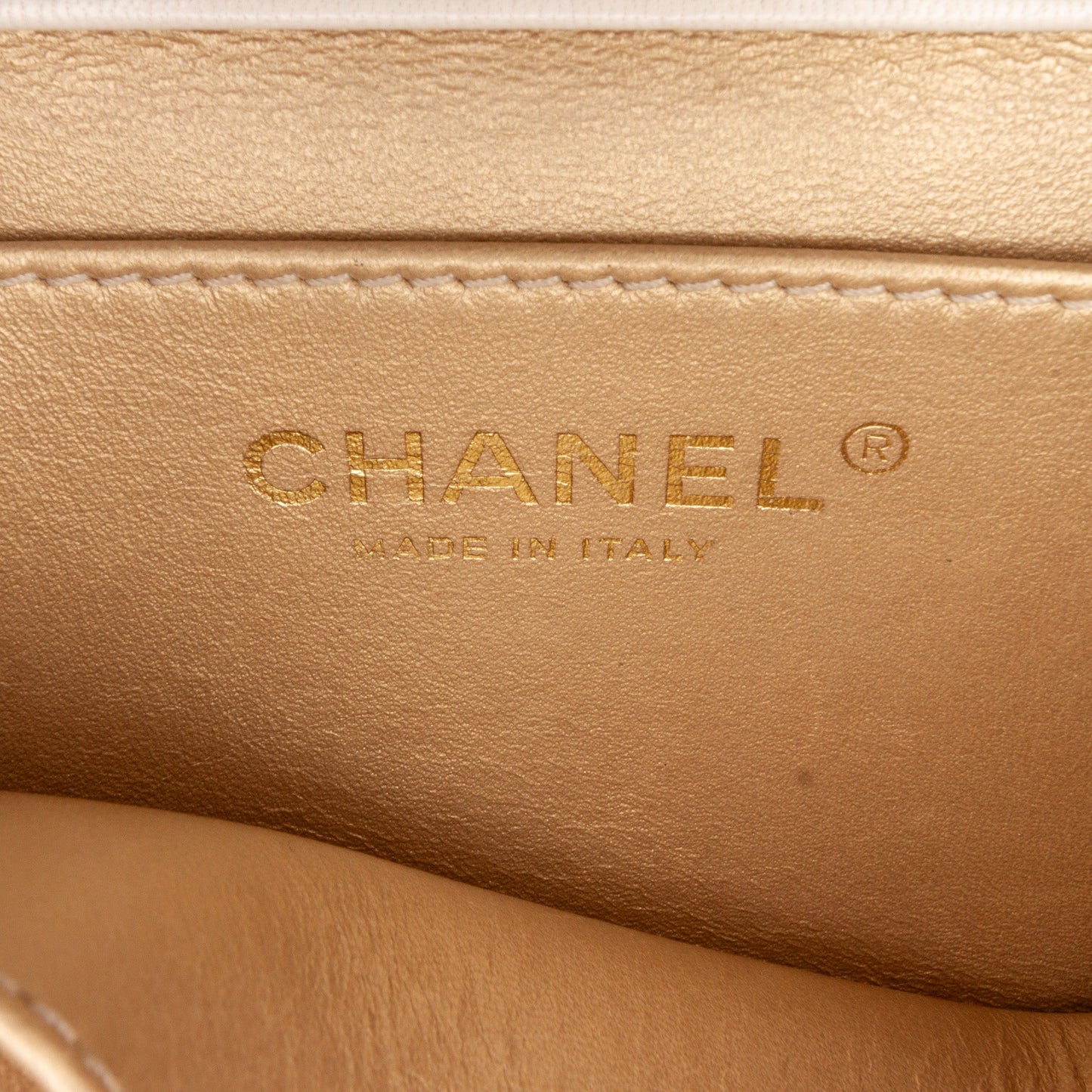 Chanel Sac Mini Chic Pearls Crossbody