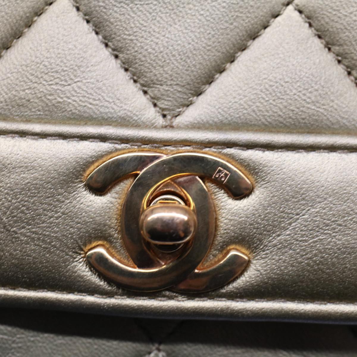 CHANEL Matelasse Turn Lock Chain Shoulder Bag Lamb Skin Gold CC 51274A